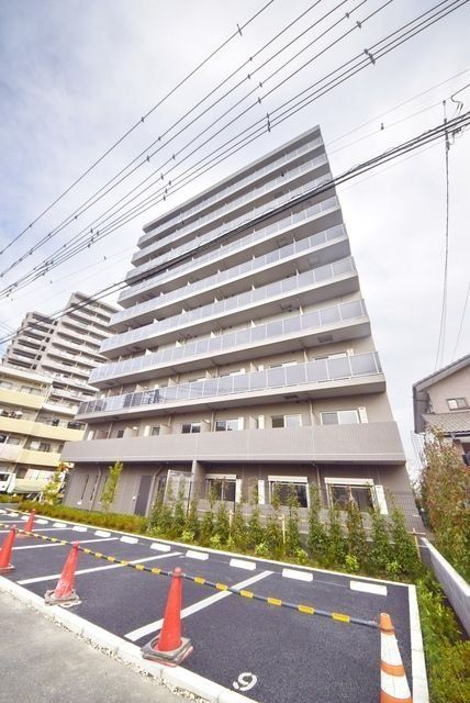 【川口市川口のマンションの建物外観】