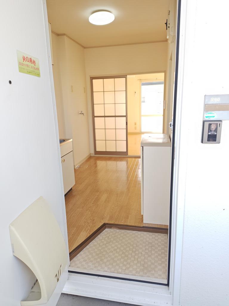 フレグランス船岡Cの玄関写真