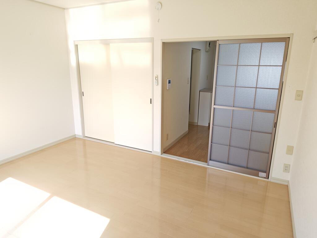 フレグランス船岡Cの居間写真