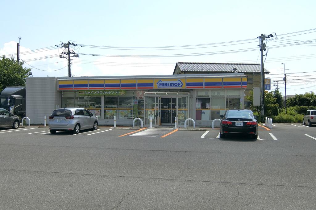 コンビニ　ミニストップ本宮高木店（コンビニ）まで124m