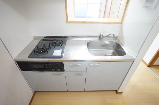 キッチン　コンパクトなキッチンで掃除もラクラク