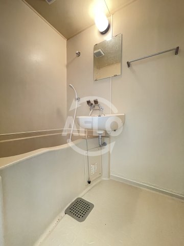 バス・シャワールーム　サンウィング南森町　浴室