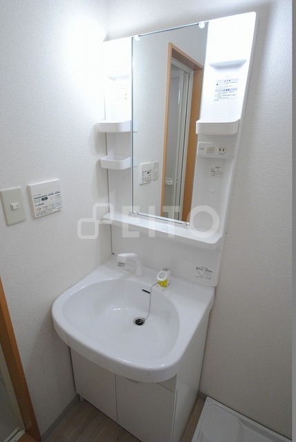 洗面設備　写真は１０１号室