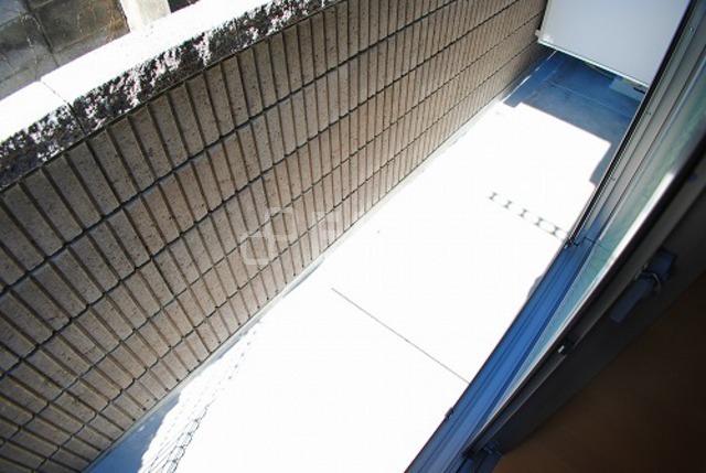 バルコニー　写真は１０１号室