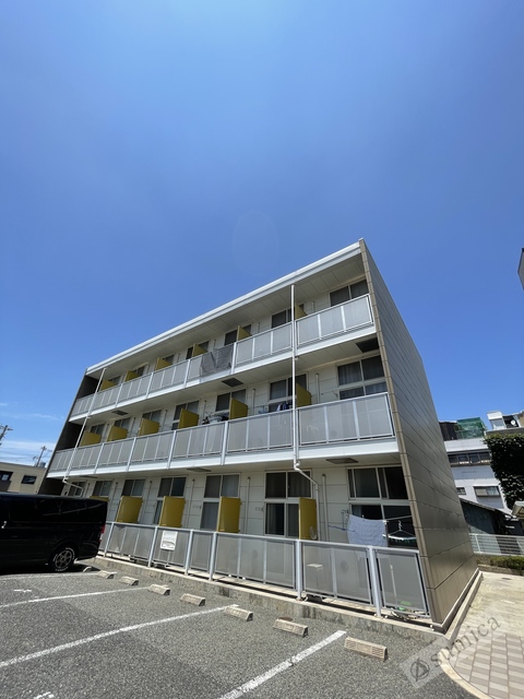 エントランス　ここに住む幸せ。明るいエントランス。