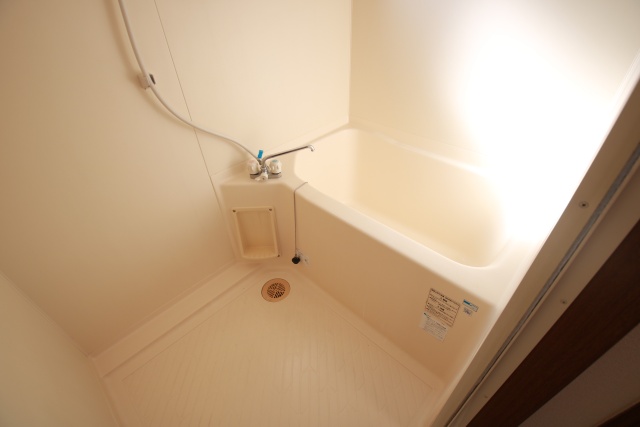 バス・シャワールーム　※別のお部屋の参考写真です。