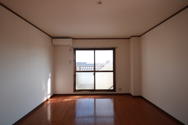 居室・リビング　※別のお部屋の参考写真です。