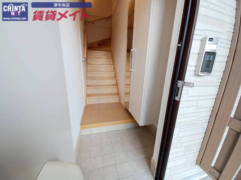 玄関　同型タイプの画像です
