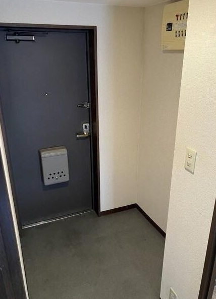 ＪＲ関西本線 平野駅 徒歩1分 10階建 築27年の玄関写真