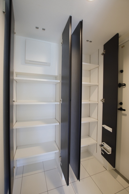 玄関　★玄関にはシューズボックス★