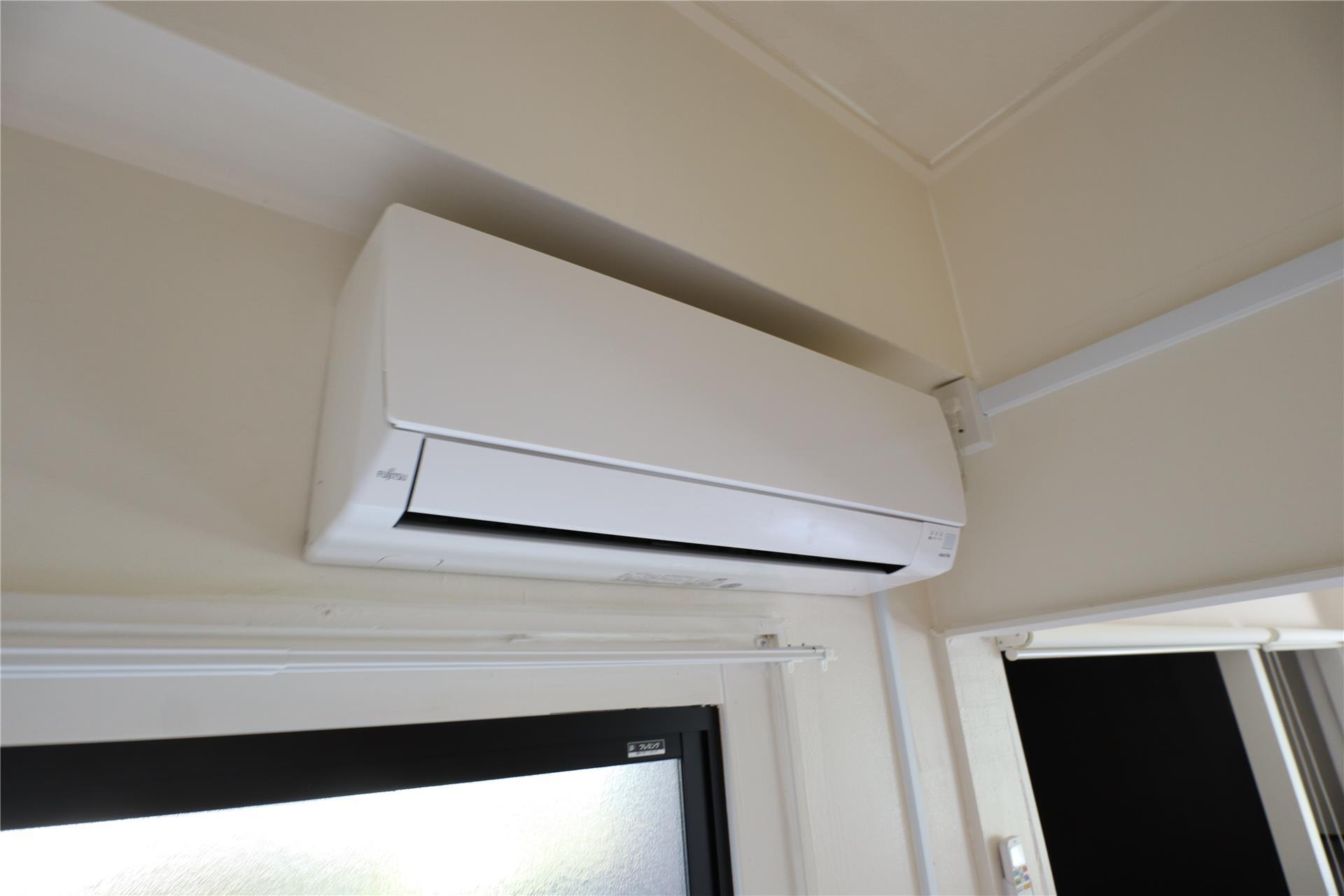 その他設備　エアコン2基