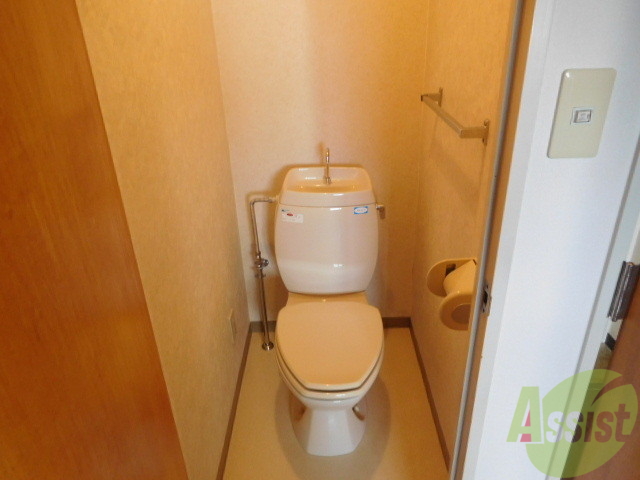 トイレ　真っ白トイレです