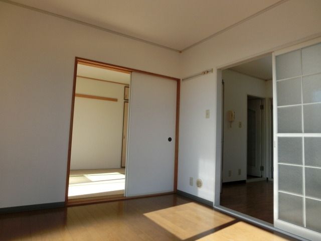 居室・リビング　※別部屋参考写真