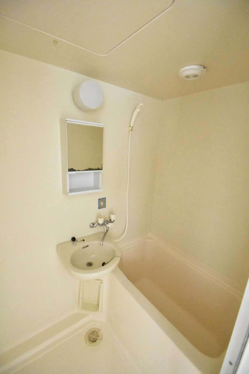 バス・シャワールーム　バストイレ別です