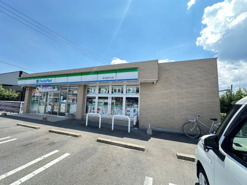 コンビニ　ファミリーマート 津久居井戸山店（コンビニ）まで650m