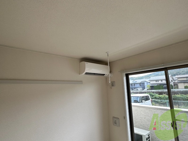 その他設備　リビングのエアコンで暑い日も寒い日も快適に過ごせます