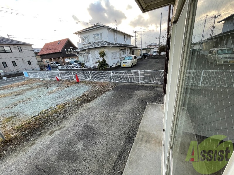 バルコニー　バルコニーは有りませんが、物干し竿が使えるようでした。