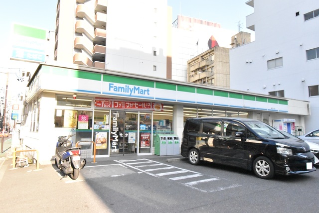 コンビニ　ファミリーマート　栄五丁目店（コンビニ）まで110m
