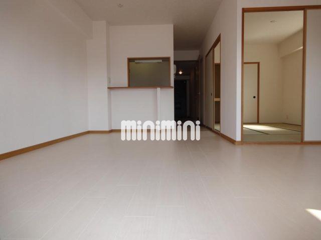 居室・リビング　室内広々！