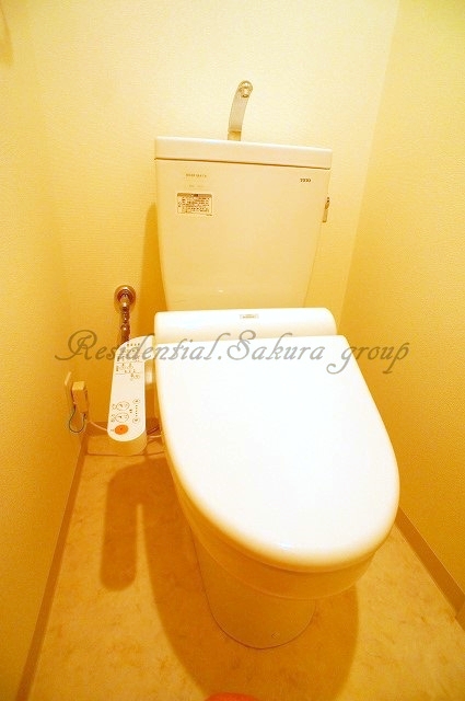 トイレ　嬉しい温水洗浄便座♪