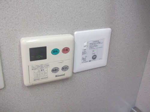 バス・シャワールーム　給湯器モニター