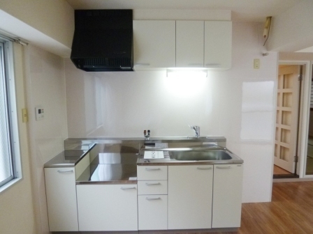 キッチン　壁付けキッチンでスペースを有効活用☆