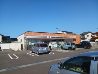 コンビニ　セブン-イレブン 白山番匠町店（コンビニ）まで90m
