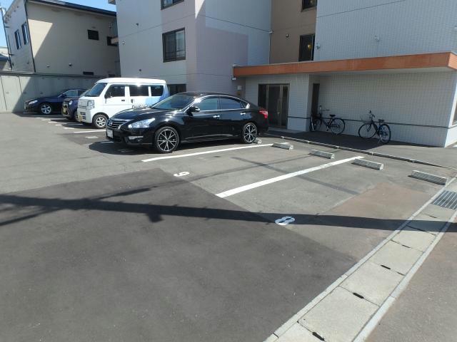 駐車場　駐車場