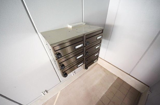 エントランス　同建物別部屋参考