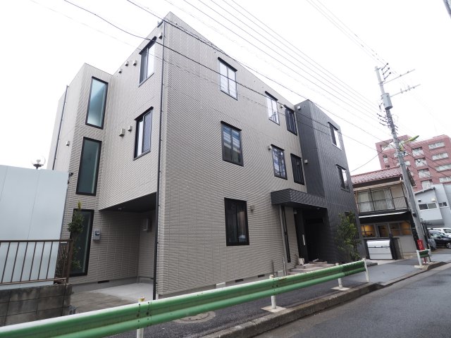 建物外観　AJOUREE YOGA、用賀駅より徒歩4分！
