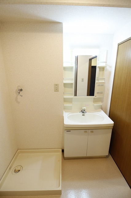 洗面設備　別の部屋の写真です