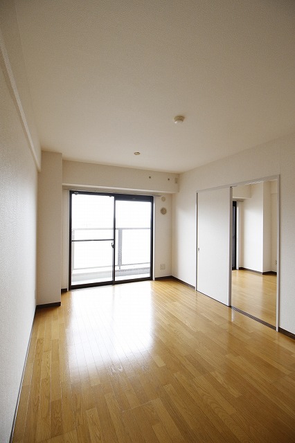 居室・リビング　別の部屋の写真です