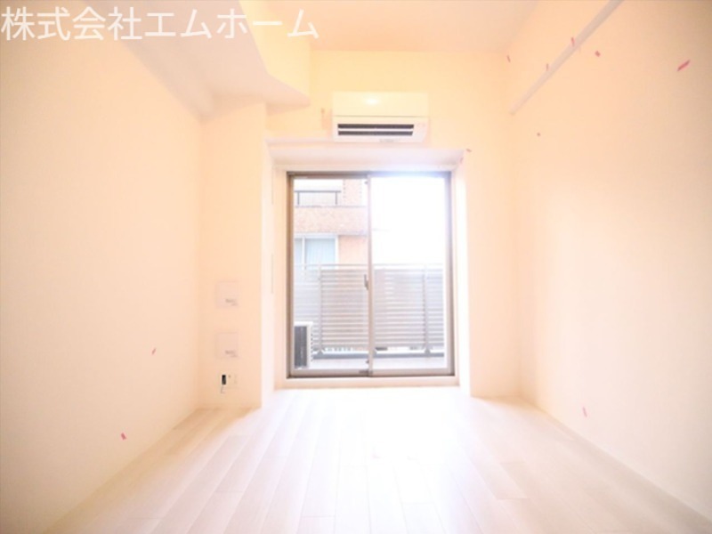 居室・リビング　洋室6.4帖　エアコン完備