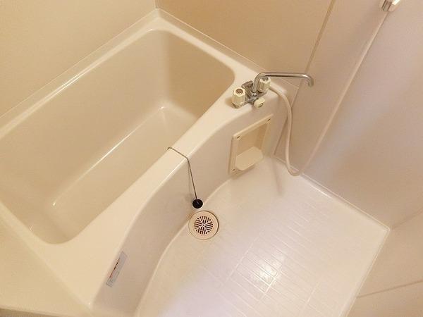 バス・シャワールーム　キレイにリフォームされています！