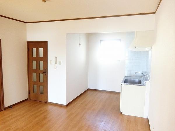 居室・リビング　室内きれいです！