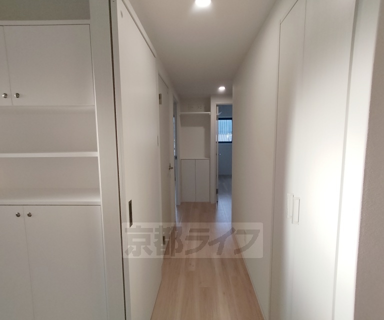 その他部屋・スペース　廊下（室内工事中）