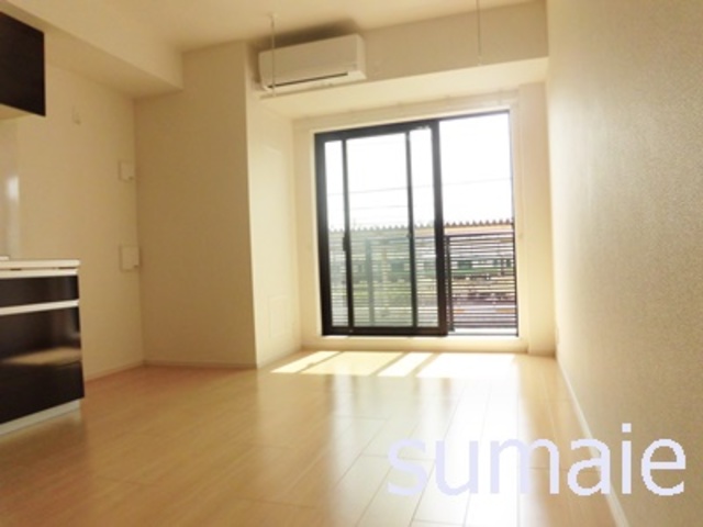 居室・リビング　南向きのリビングです☆