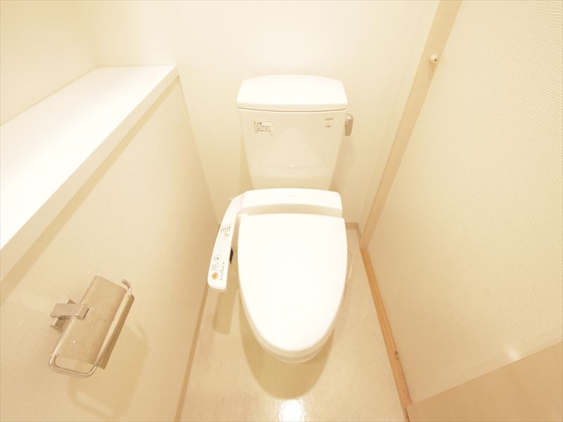 トイレ　温水洗浄便座