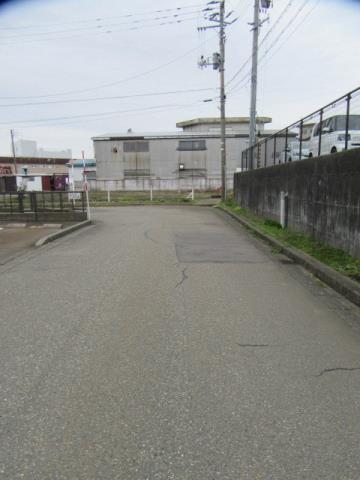 その他　前面道路（その他）まで0m