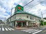 スーパー　マルエツ西新井店（スーパー）まで920m