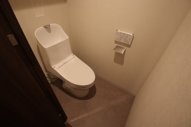 トイレ　※別室の参考写真の為、現況優先です。