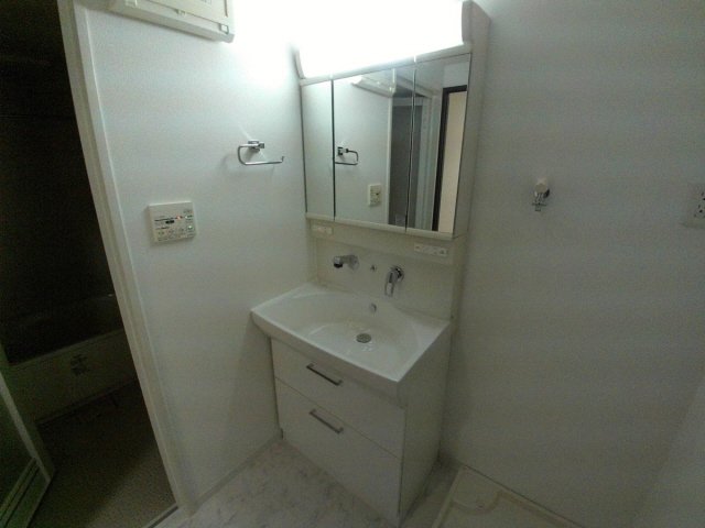 洗面設備　脱衣スペースもあります