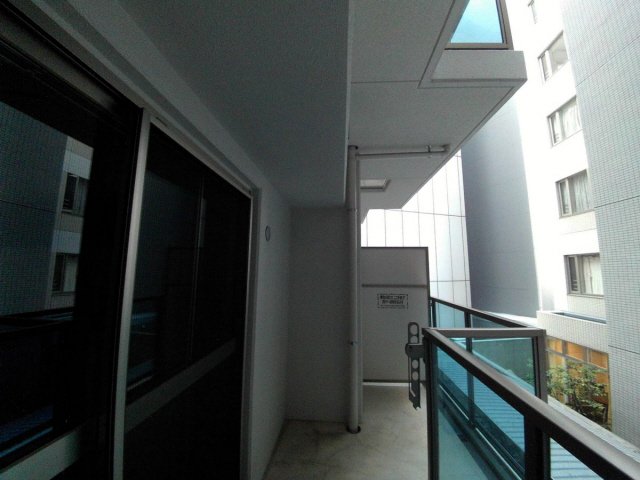 バルコニー　バルコニーからの眺めを楽しみながら食事をしませんか