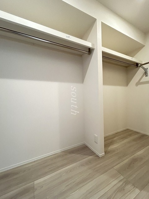 収納　ウォークスルークロ開放ーゼット