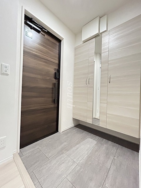 玄関　シューズＢＯＸ付きの玄関