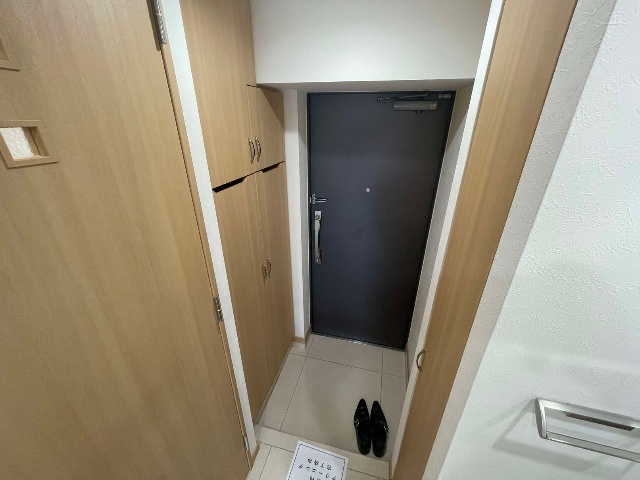 玄関　※同物件の別号室の参考写真です。