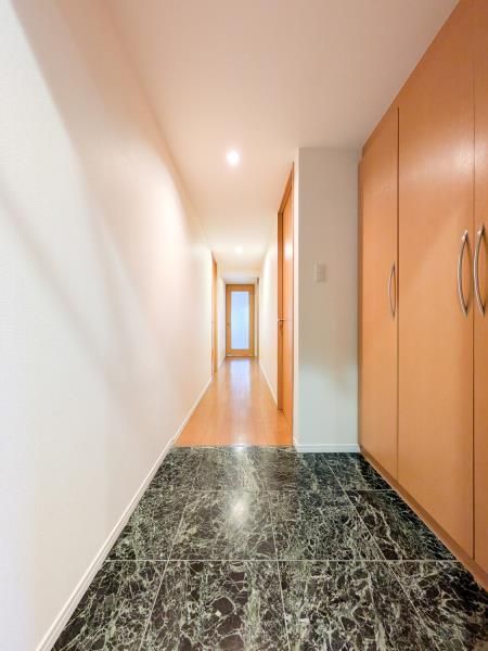 玄関　※別部屋参考写真