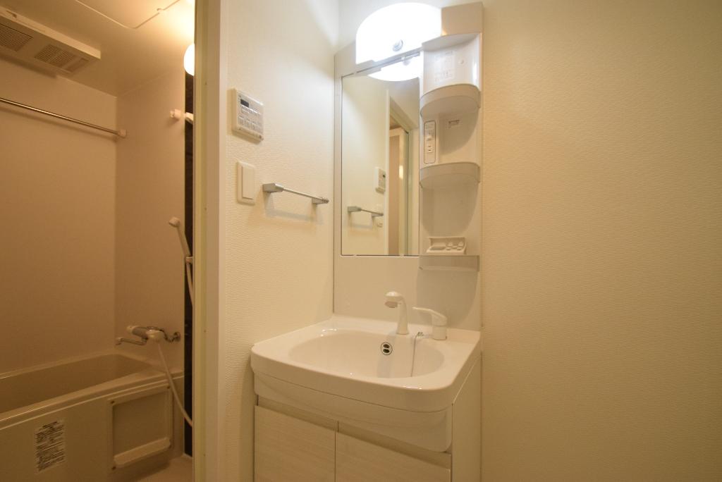 洗面設備　洗髪洗面化粧台