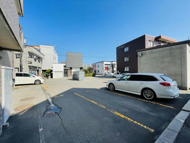 駐車場　駐車場