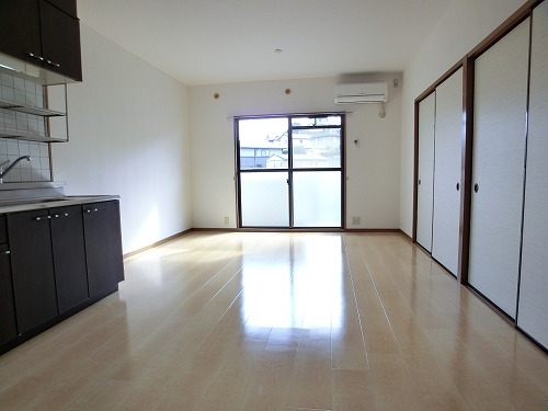 居室・リビング　※別号室参考画像になります。現況優先とします。